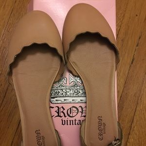 Crown vintage nude flat sandals